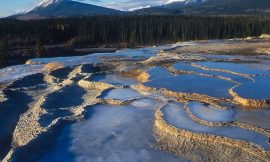 Rabbitkettle Hot Springs